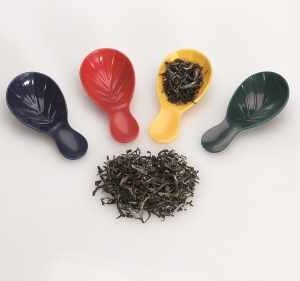 Cucharita de plástico para medir la dosis de té