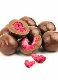 Frambuesas liofilizadas con chocolate con leche de Otra Historia
